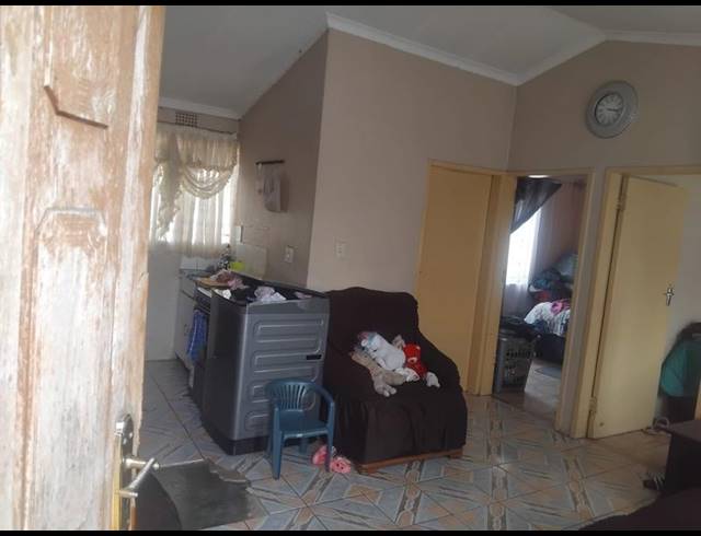 2 BEDROOM HOUSE FOR SALE IN TSAKANE